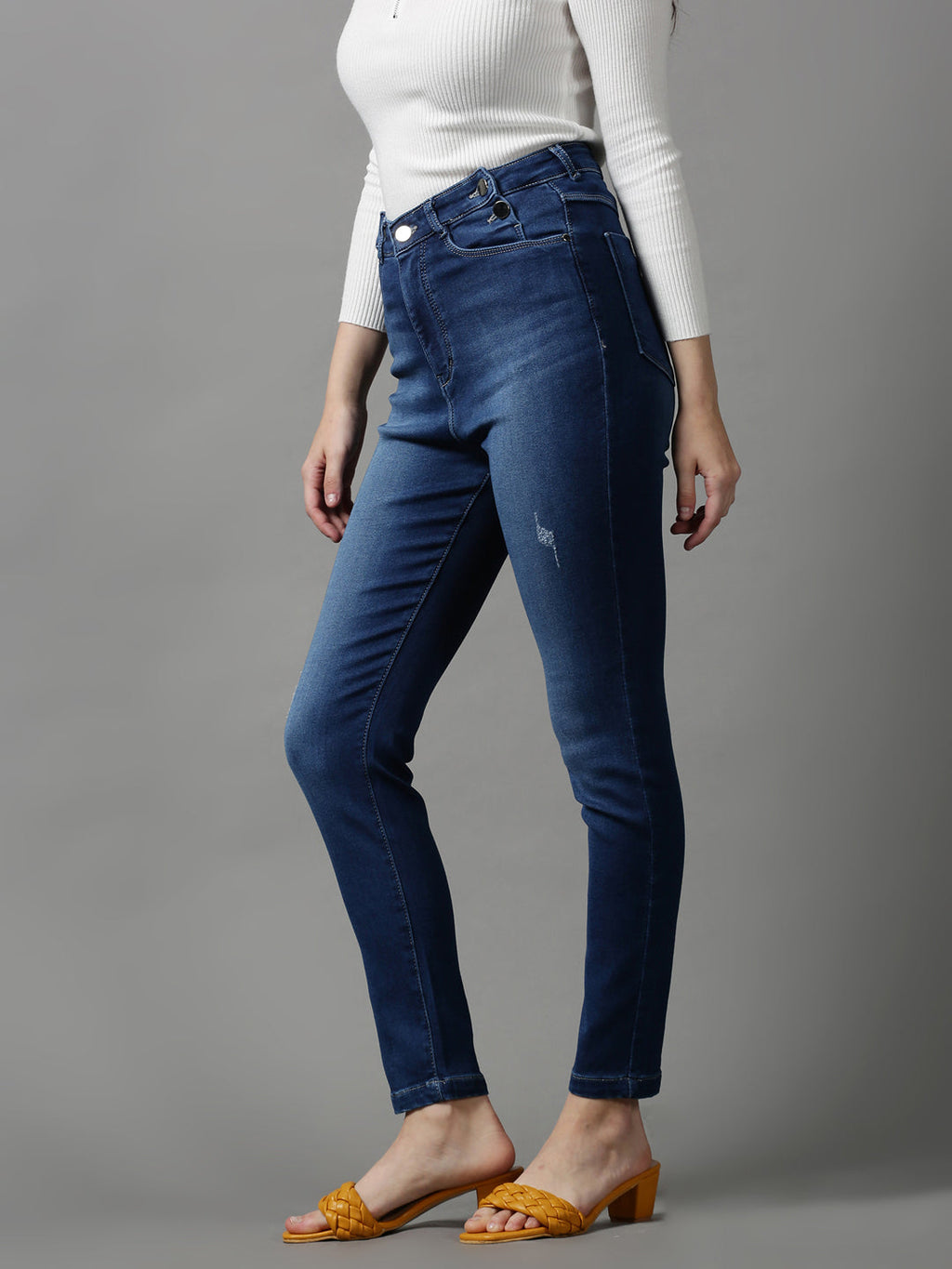 Women's Blue Skinny Fit Mildly Distressed Light Fade Stretchable Denim Jeans