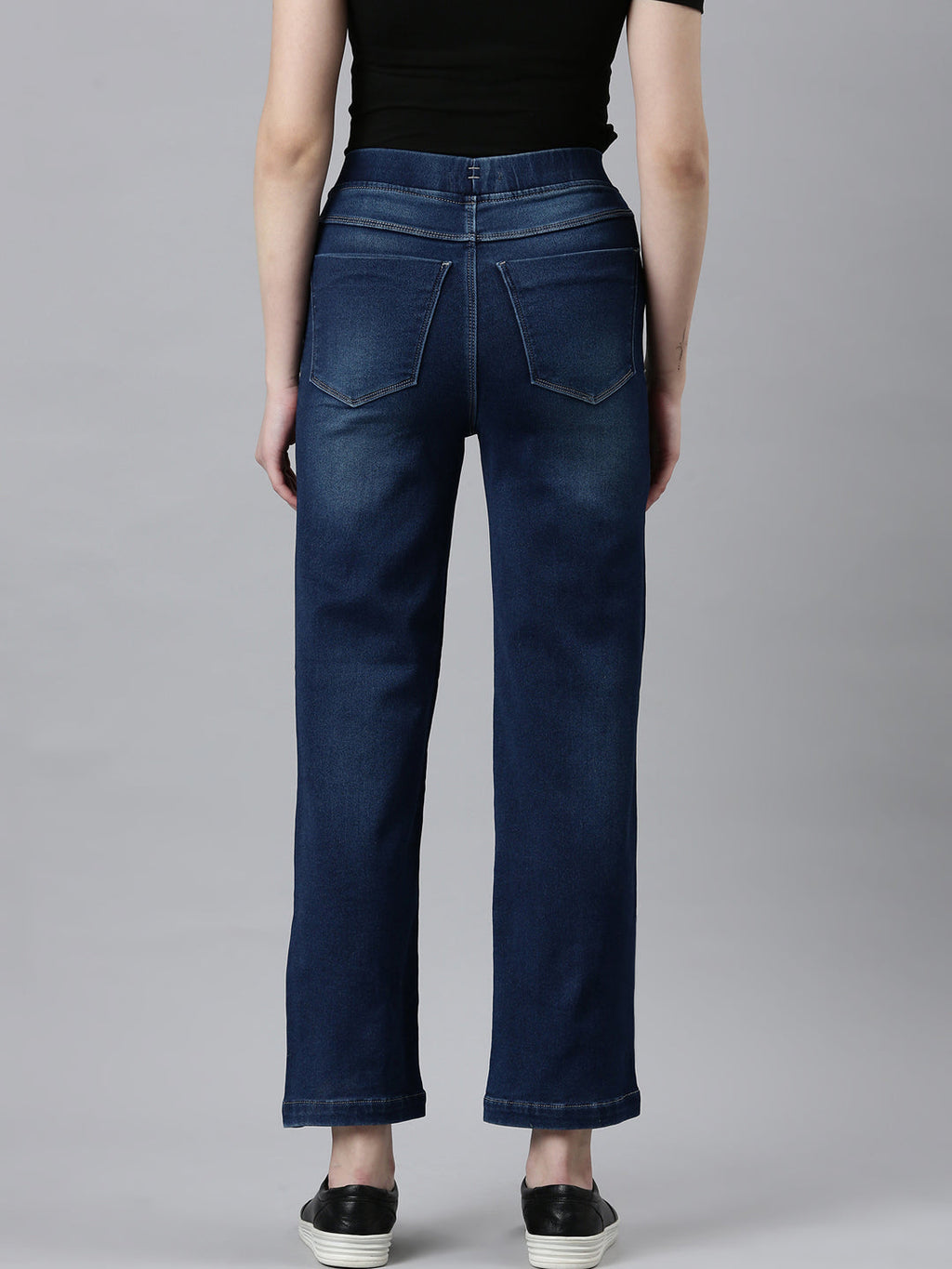 Women's Blue Mid Rise Jean Straight Fit Light Fade Denim Jeans
