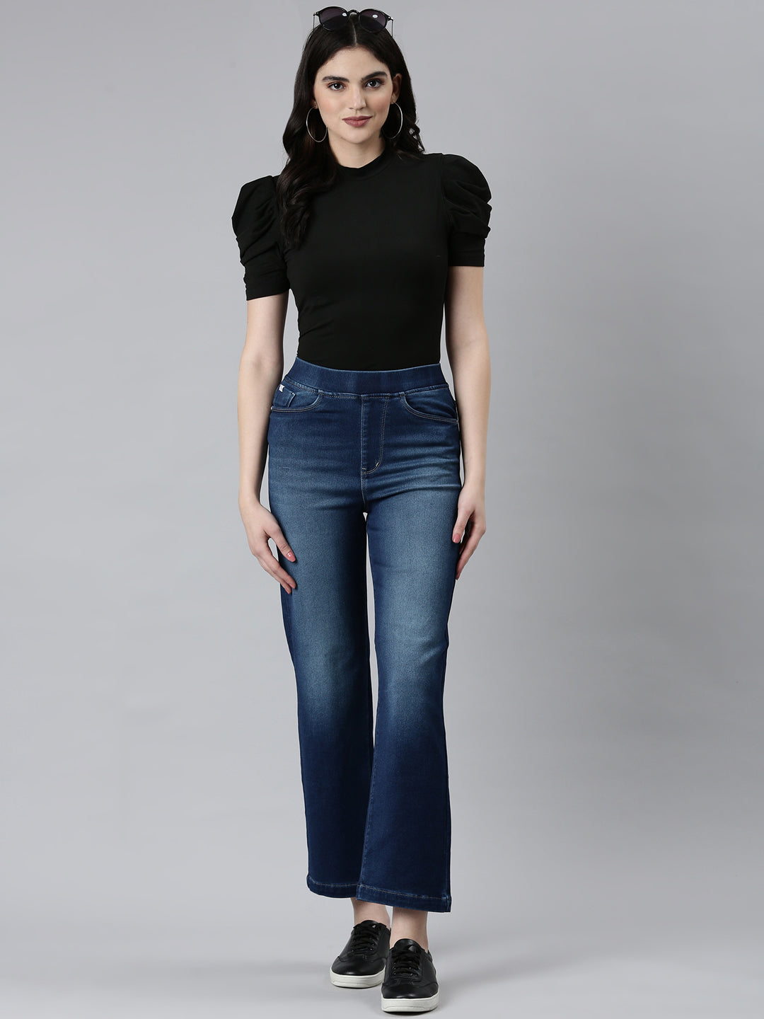 Women's Blue Mid Rise Jean Straight Fit Light Fade Denim Jeans