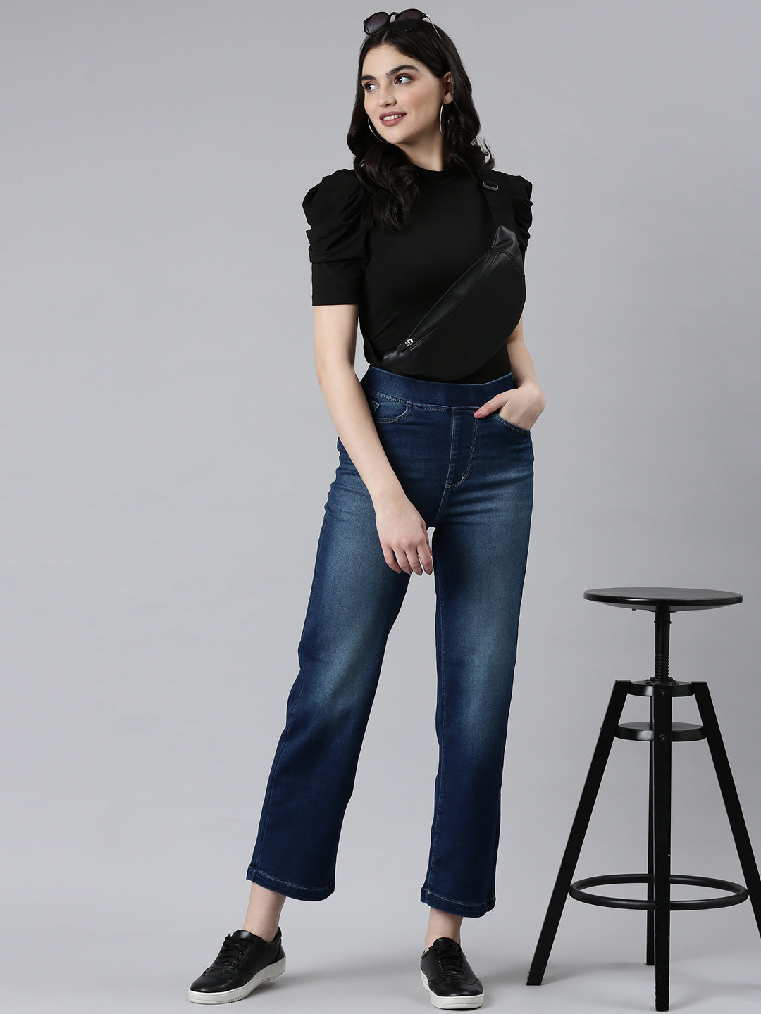 Women's Blue Mid Rise Jean Straight Fit Light Fade Denim Jeans