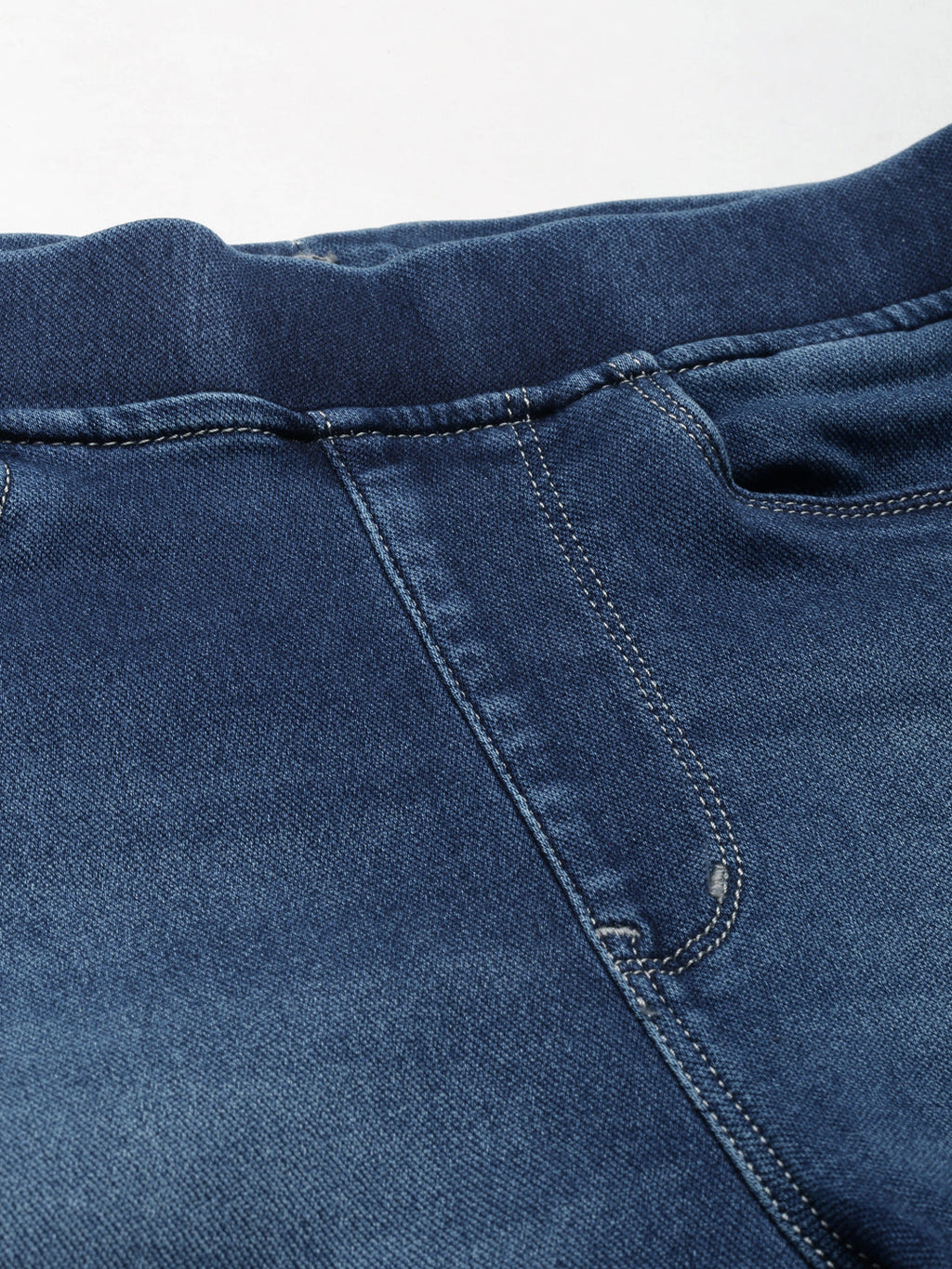 Women's Blue Mid Rise Jean Straight Fit Light Fade Denim Jeans