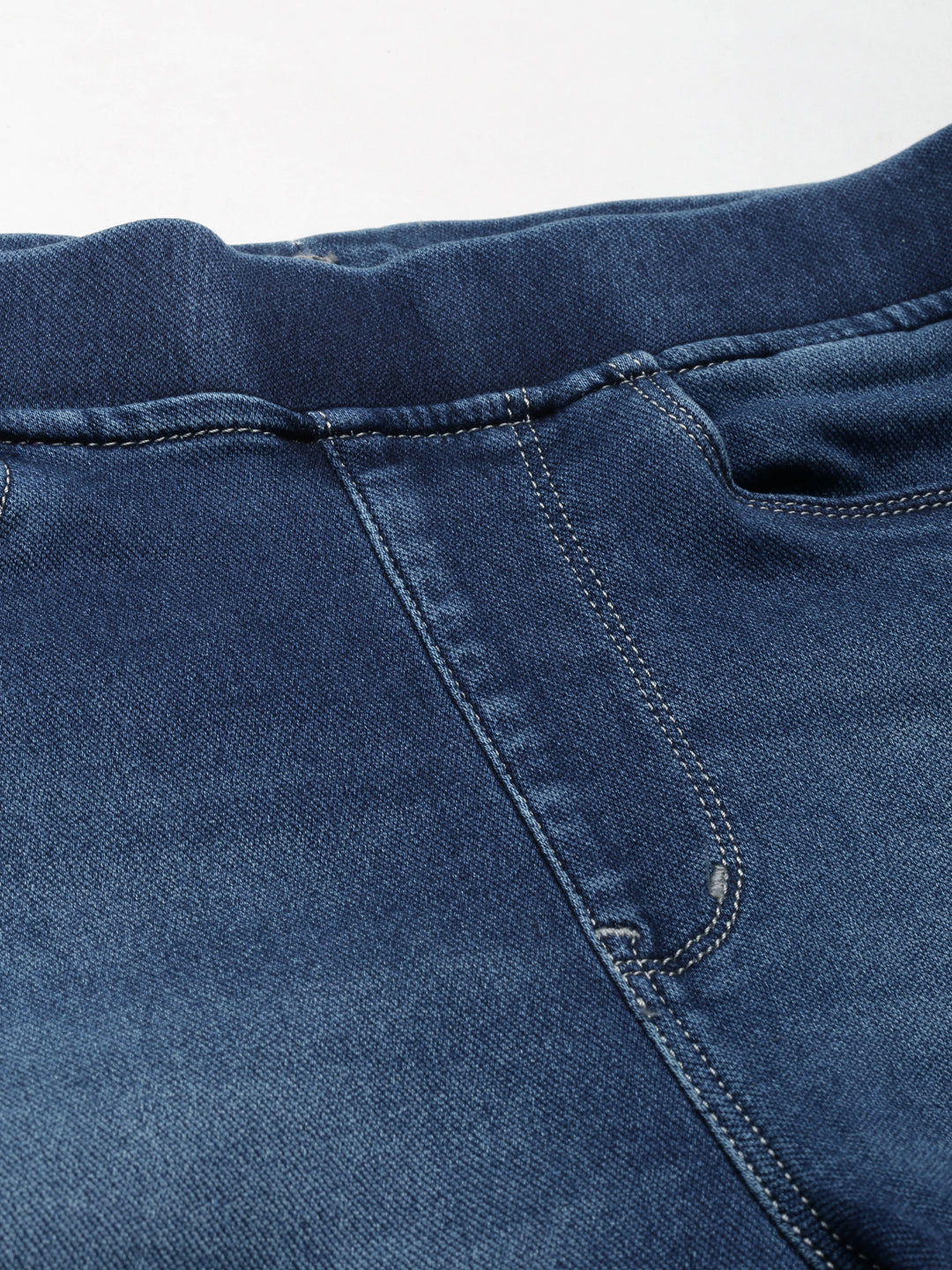 Women's Blue Mid Rise Jean Straight Fit Light Fade Denim Jeans