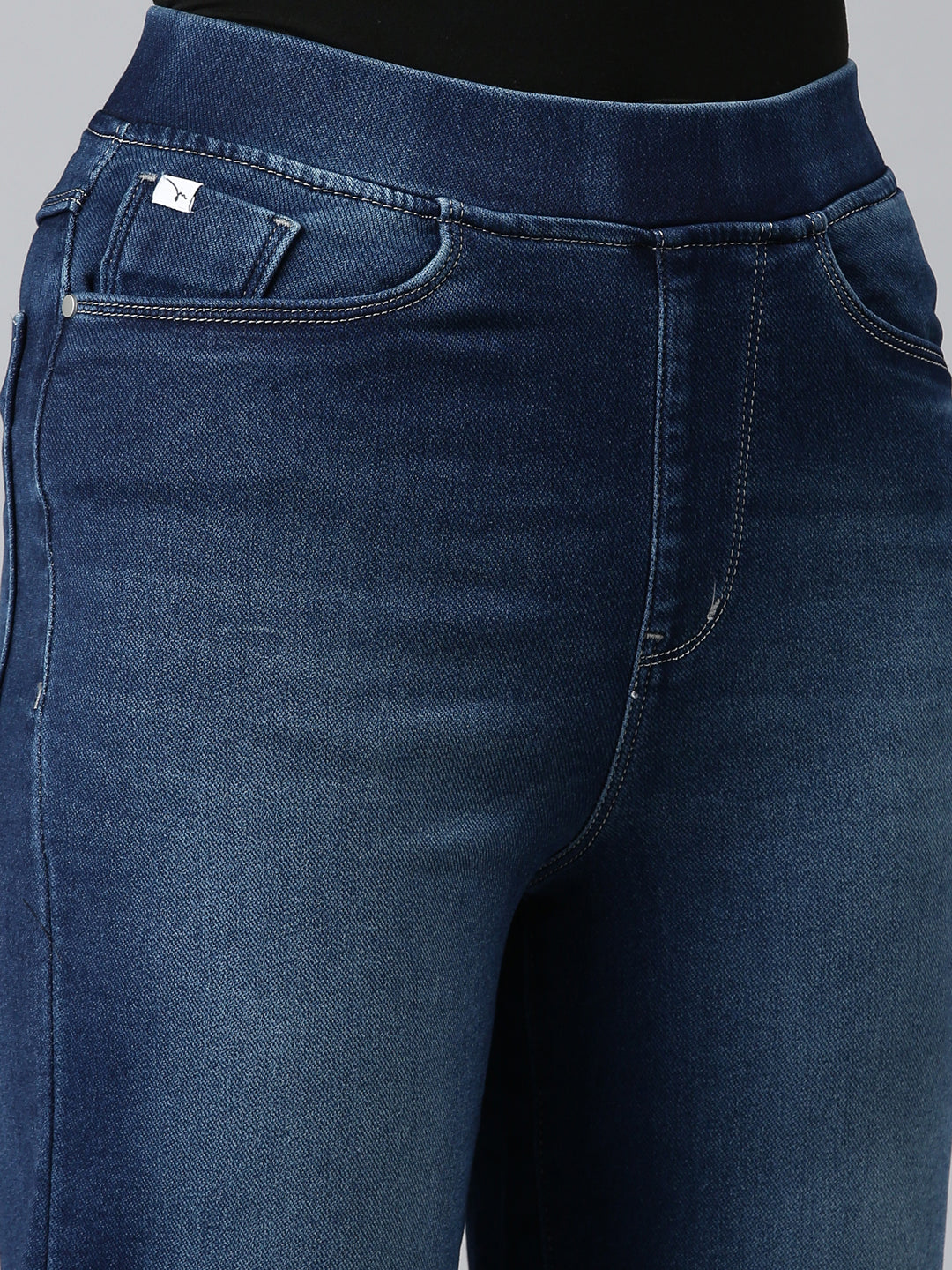 Women's Blue Mid Rise Jean Straight Fit Light Fade Denim Jeans