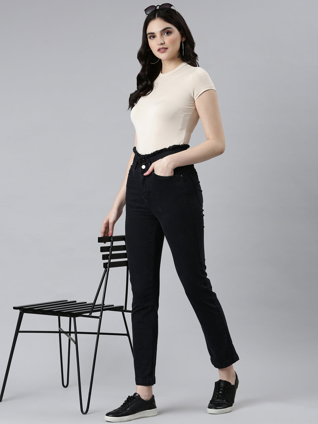 Women's Black Mid-Rise Frayed Denim Jeans