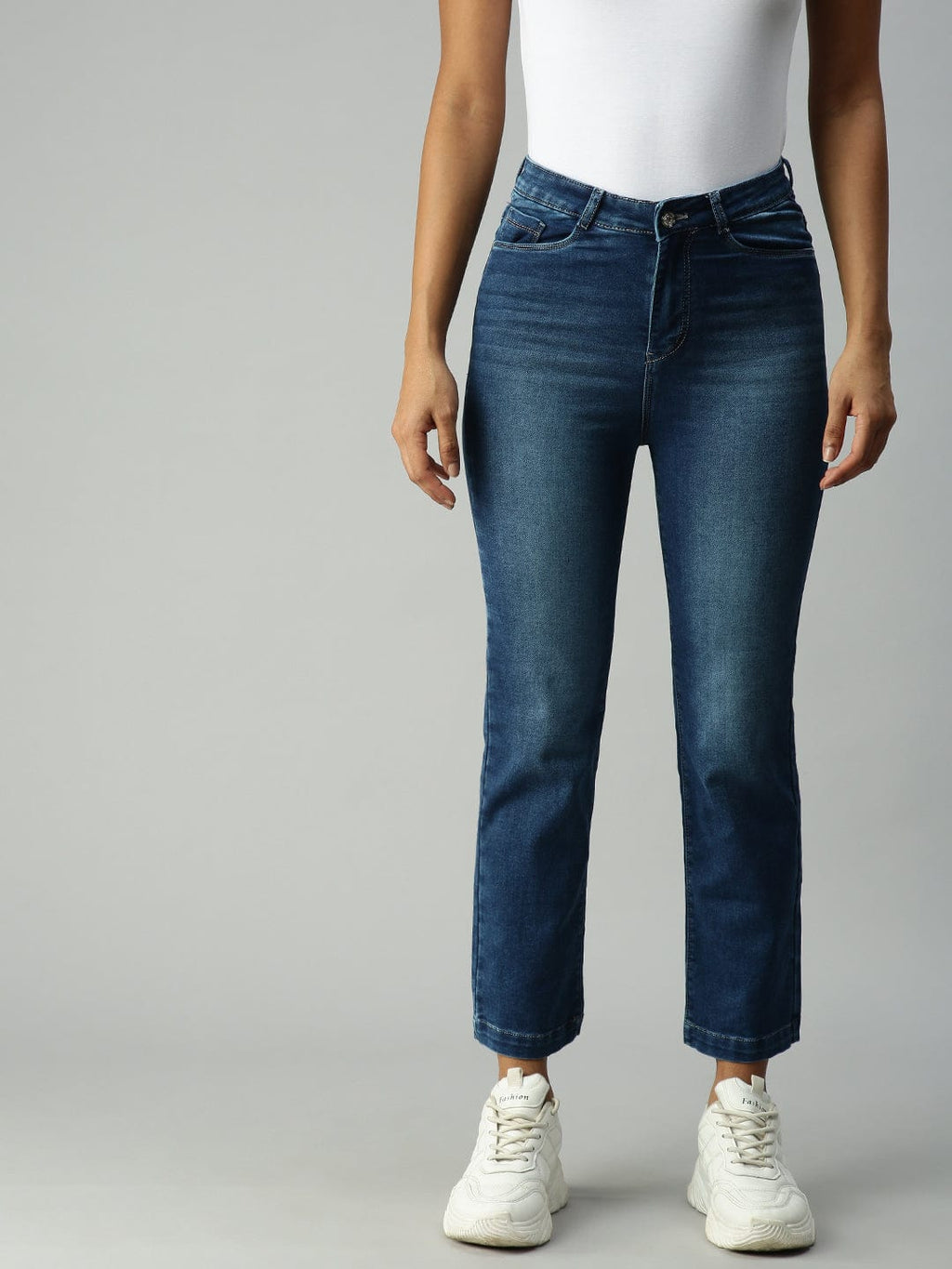 Women's Blue Relaxed Fit High-Rise Light Fade Stretchable Jeans