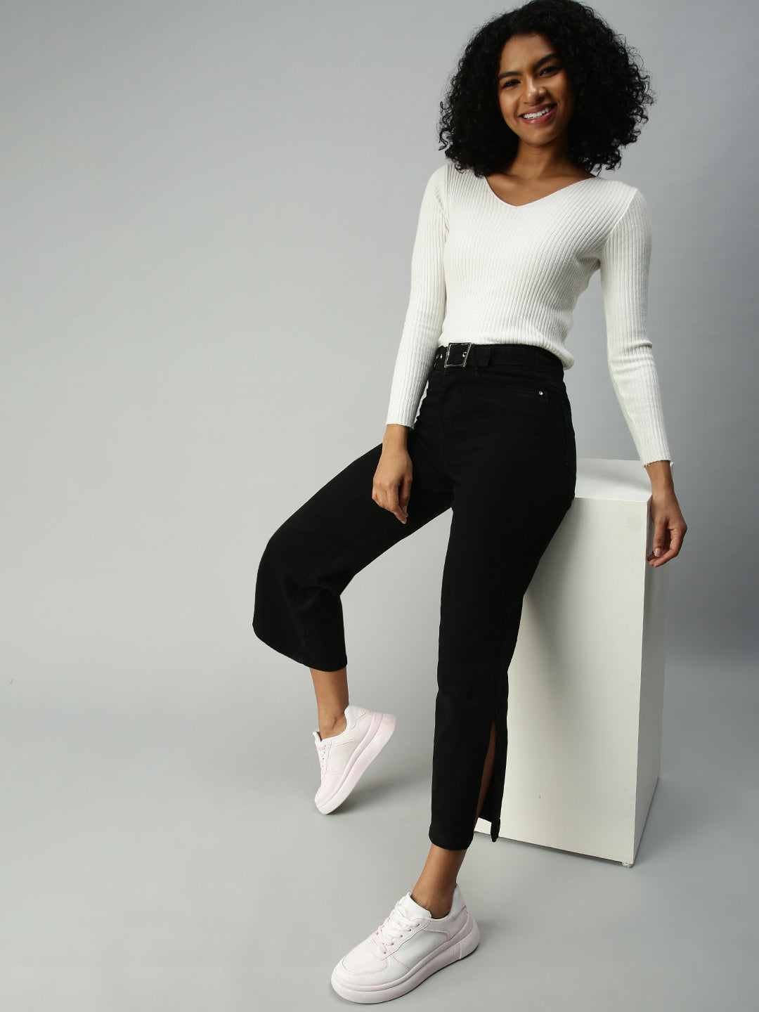 Women's Black Wide Leg High-Rise Stretchable Jeans With Belt