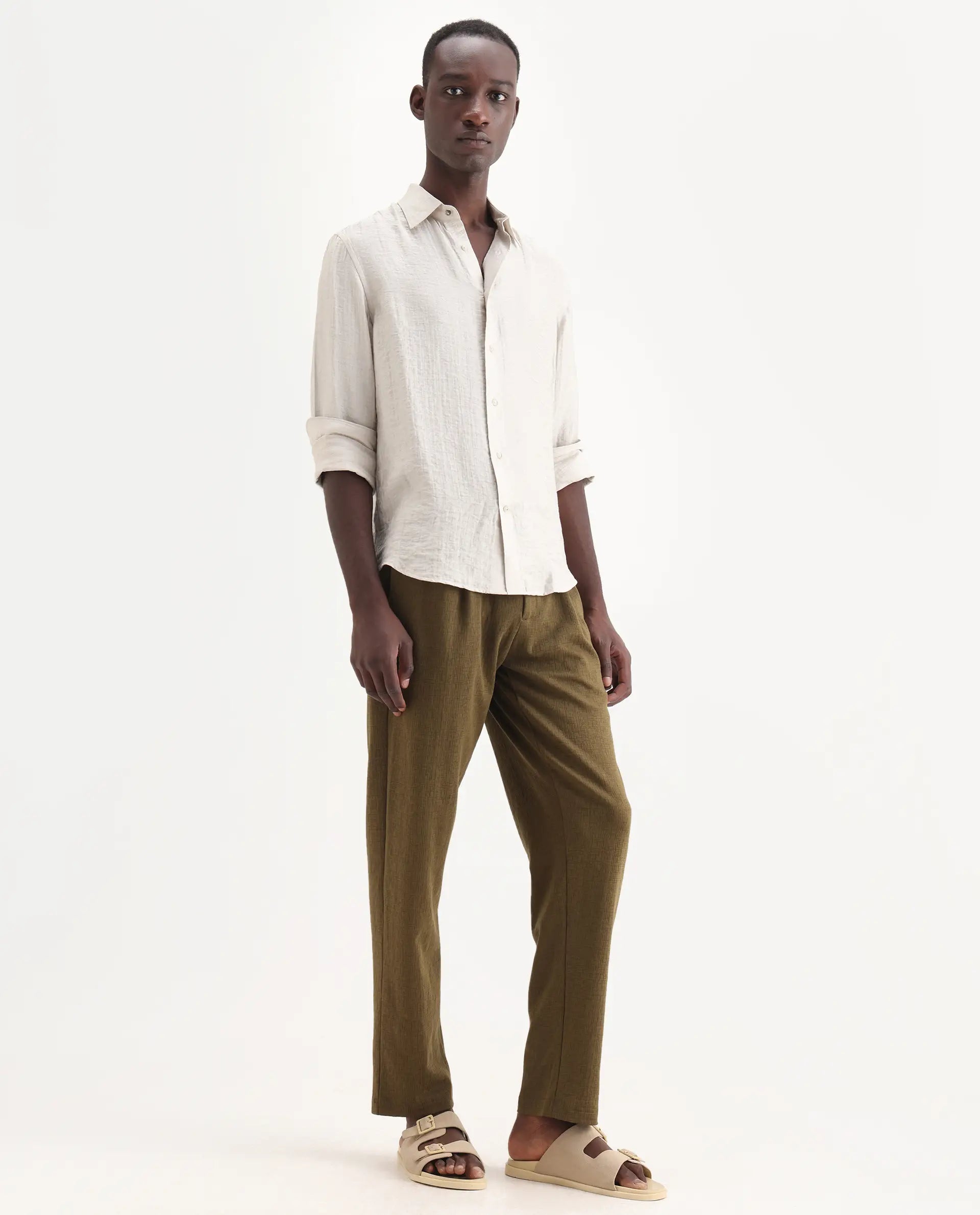 Rare Rabbit Men's Keloe Olive Cotton Blend Plain Relaxed Fit Trouser