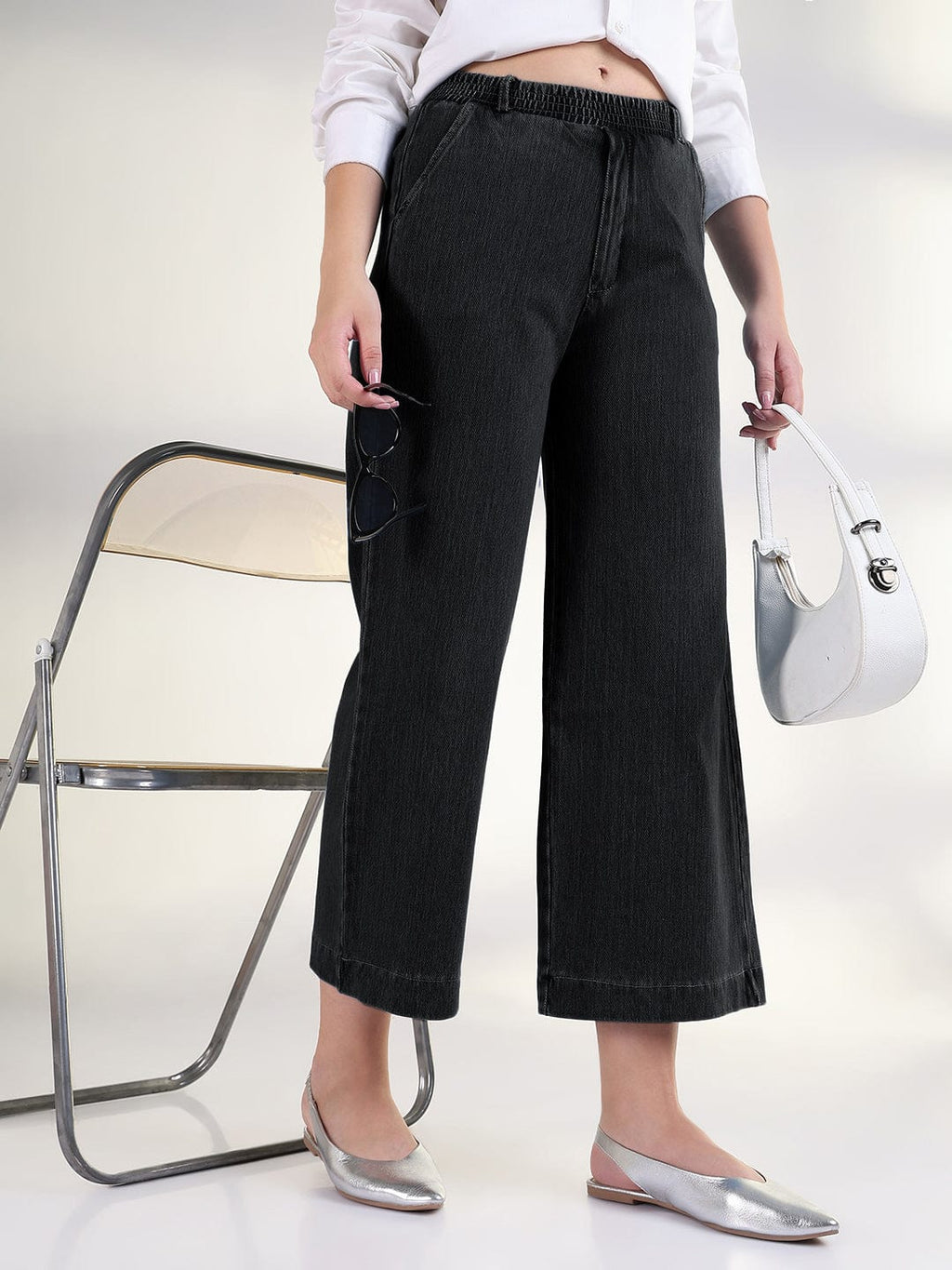 Women's Black Relaxed Fit Cropped Jeans