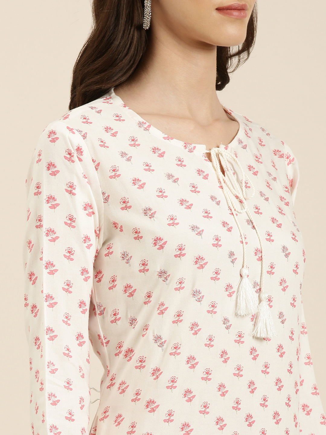 Women's Off White Floral Printed Tie-Up Neck Straight Kurta