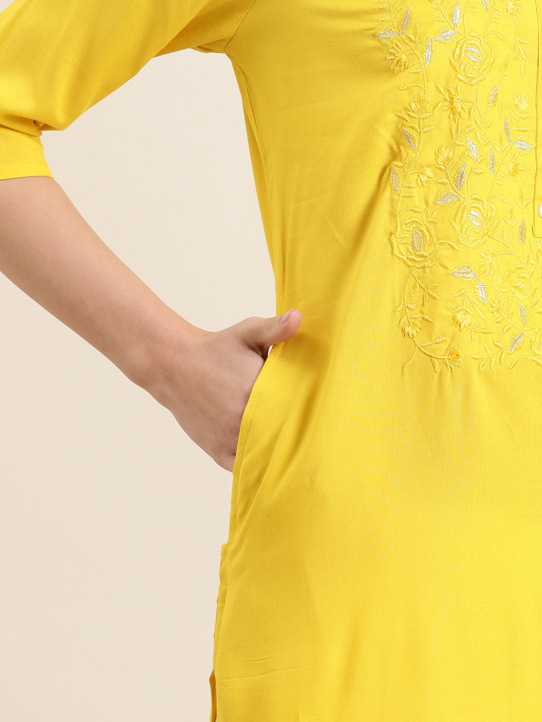 Women's Yellow Floral Embroidered Straight Kurta