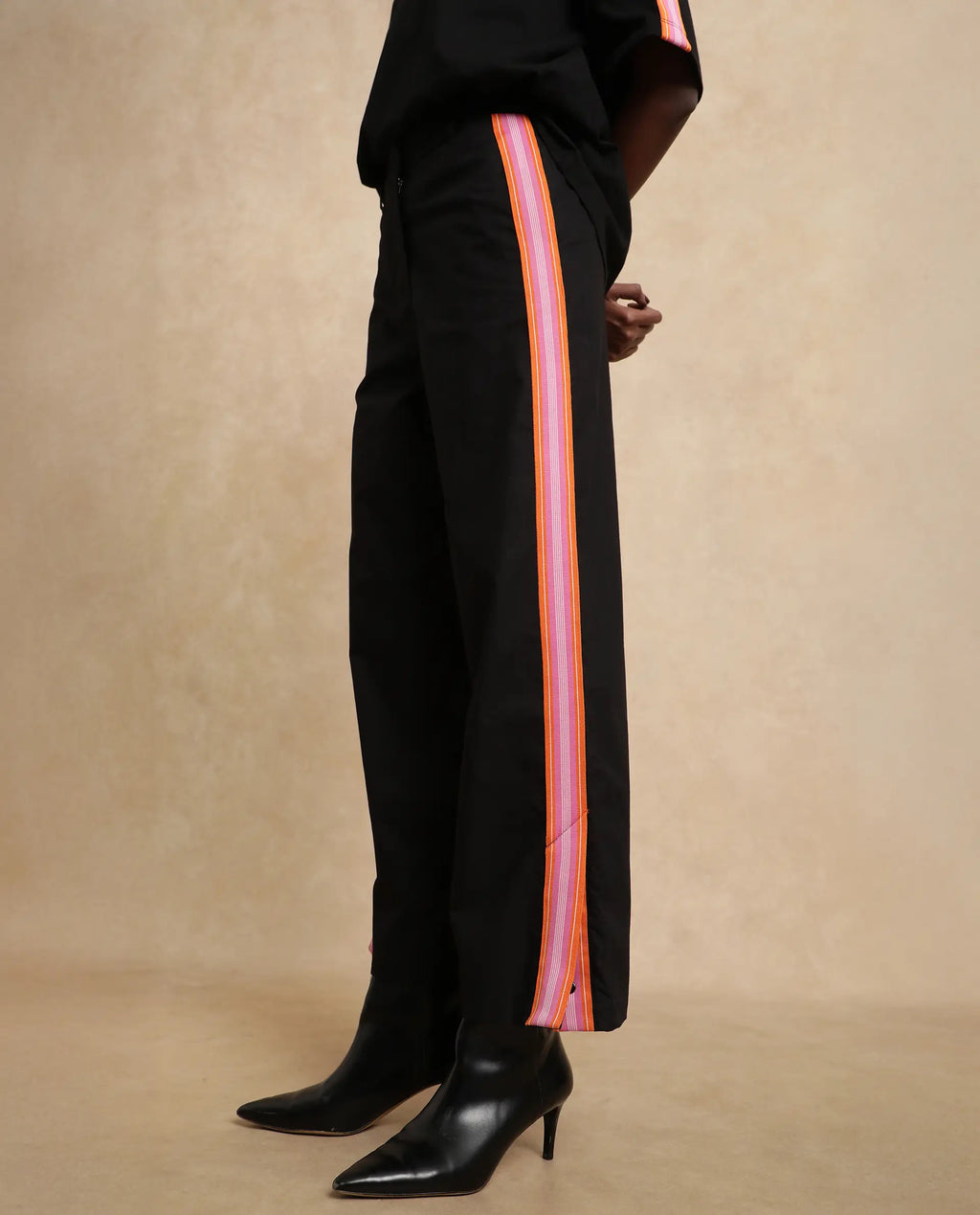 Rareism Women's Nonwen B Black Cotton Plain Ankle Length Wide Trouser