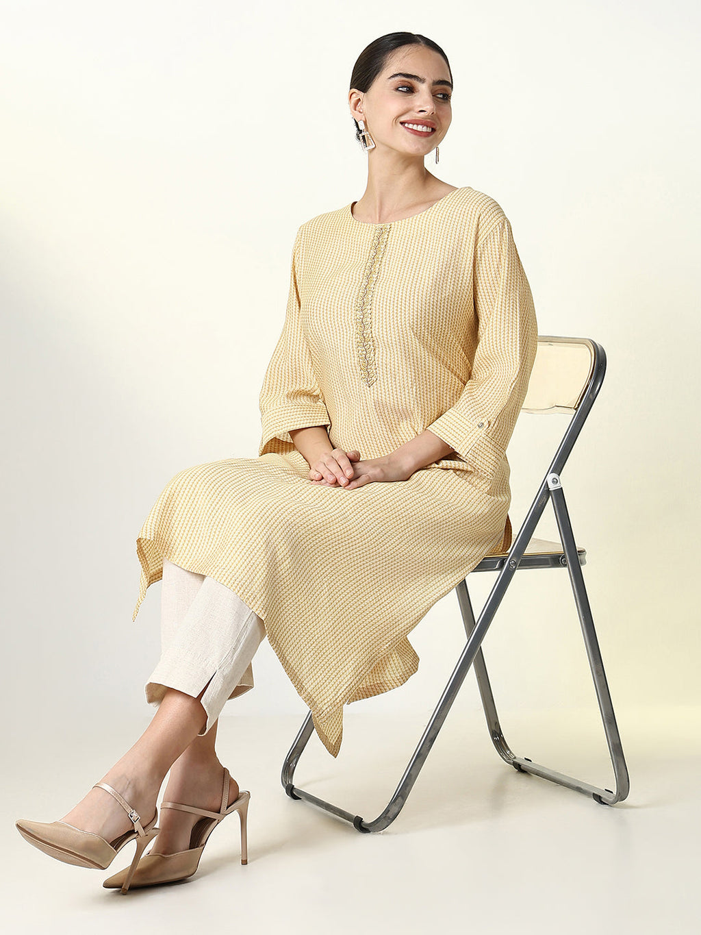 Women's Yellow Geometric Straight Kurta
