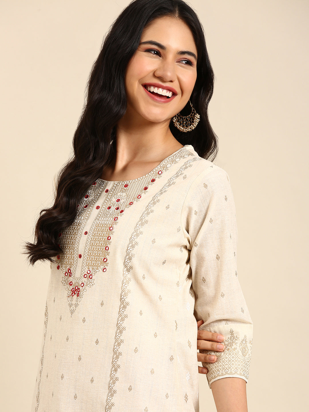 Women's Beige Floral Embroidered Straight Kurta