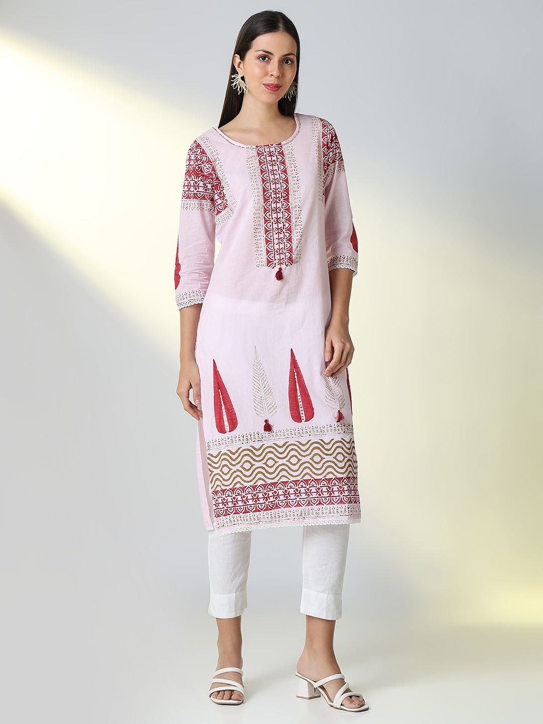 Women's Pink Ethnic Motifs Straight Kurta