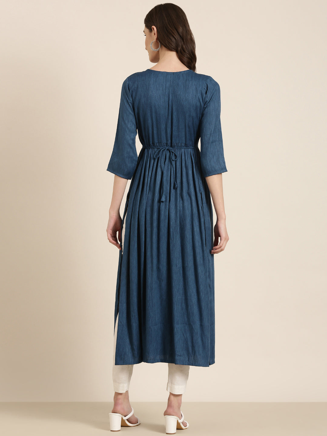 Women's Teal Ethnic Motifs Thread Work Anarkali Kurta