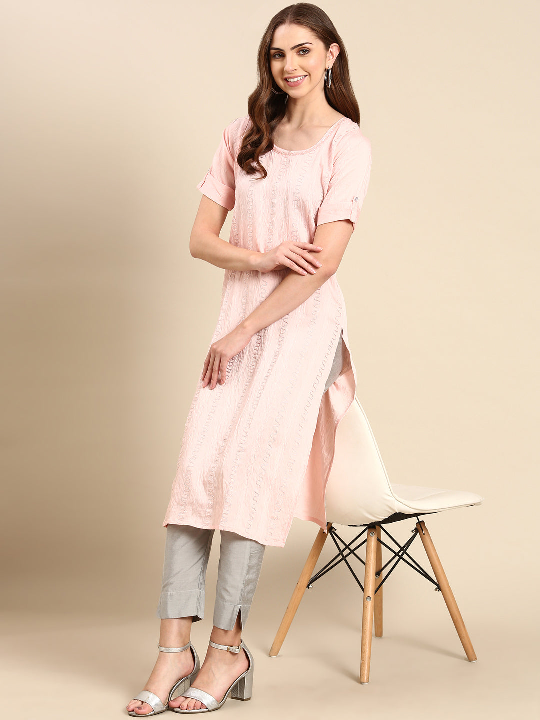 Women's Peach Embroidered Thread Work Straight Kurta
