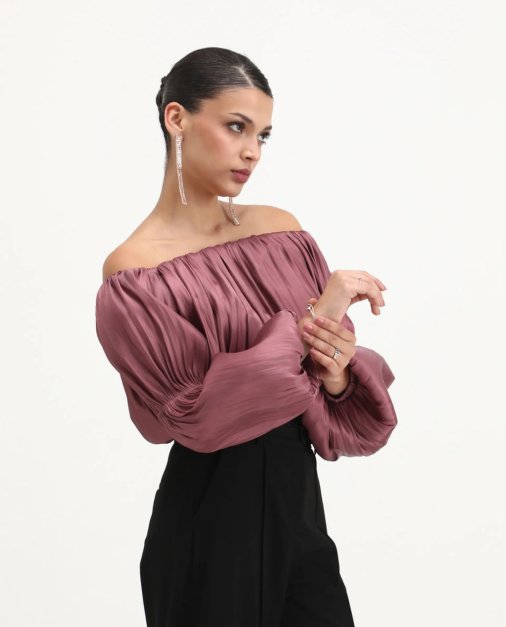 Rareism Women's Somhu Pink Polyester Off Shoulder Plain Fashion Sleeve Crop Fitted Top