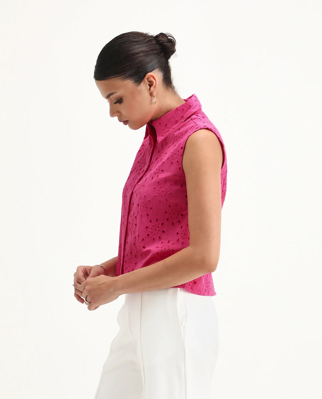 Rareism Women's Somtel Pink Cotton Spread Collar Schiffli Sleeveless Crop Regular Fit Top