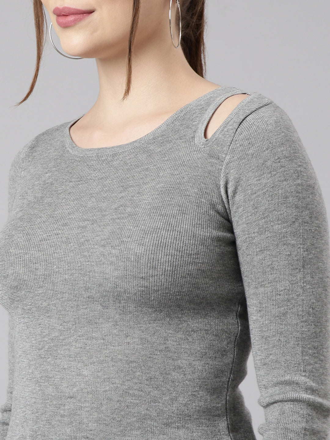 Women's Solid Grey Knitted Fitted Top