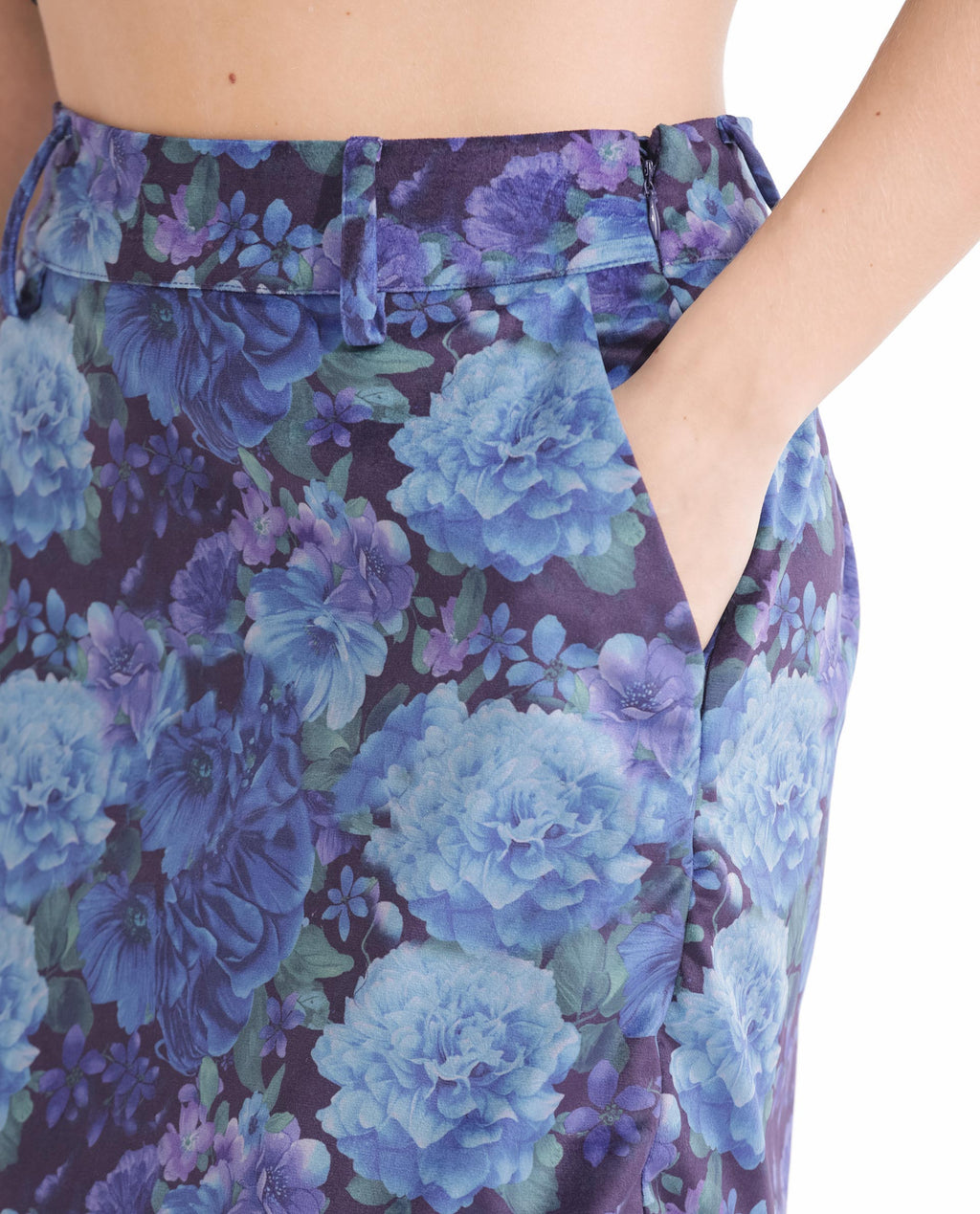 Rareism Women's Velsko Black Velvet Floral Print Mini Slim Fit Skirt