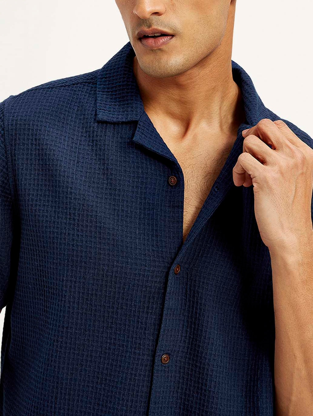 Men's Resort Collar Textured Relaxed Fit Shirt